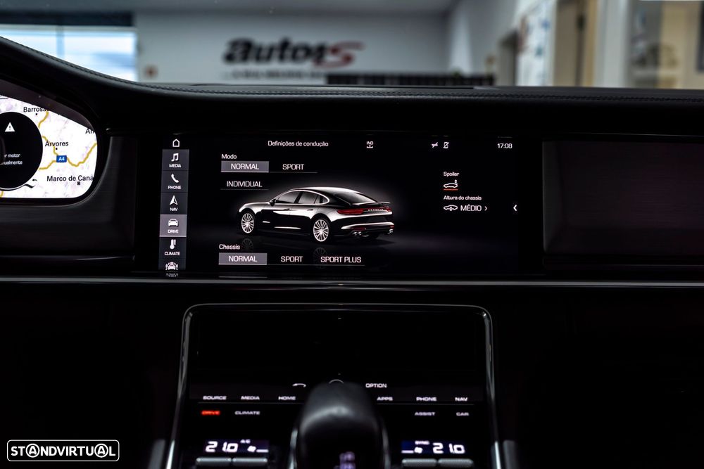 Porsche Panamera 4 S - 33