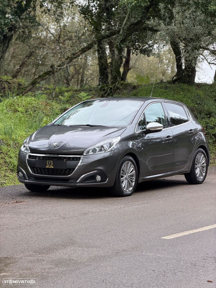 Peugeot 208 1.2 VTi Allure Auto - 1