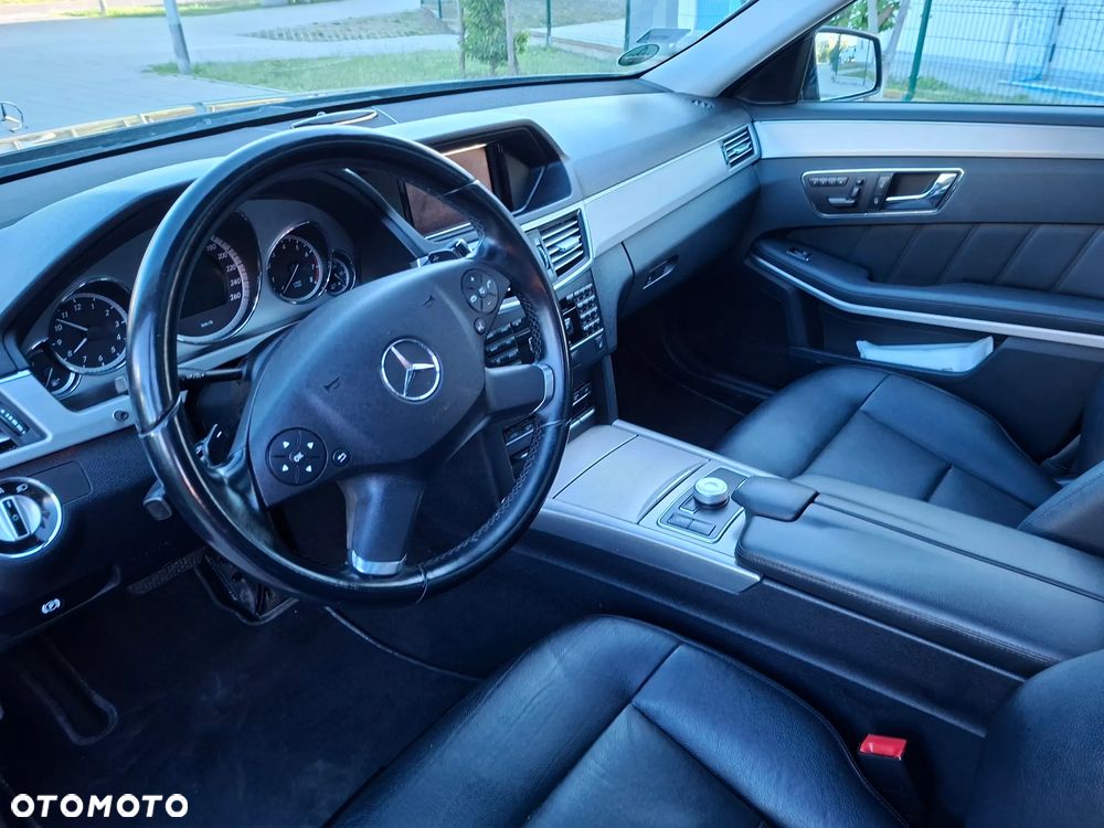 Mercedes-Benz Klasa E 350 4-Matic Avantgarde - 17