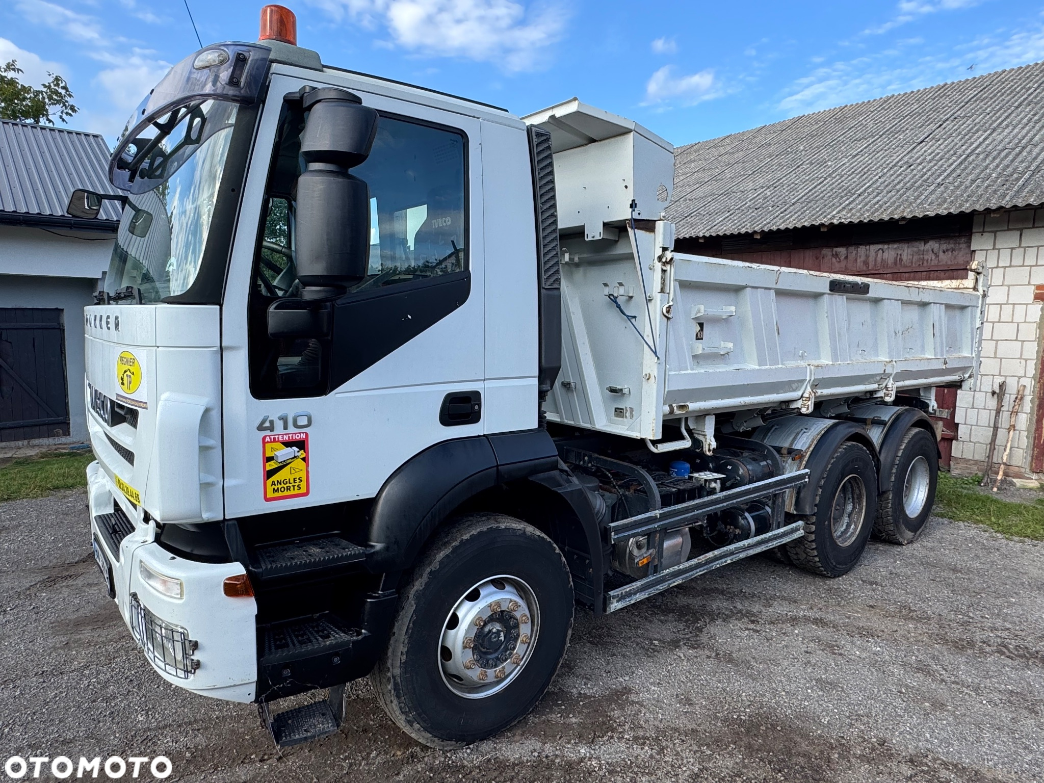 Iveco Trakker 6x4 wywrotka Super Stan - 15