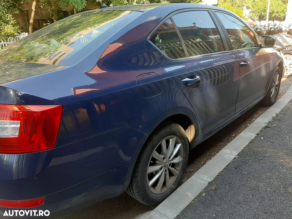Skoda Octavia 1.6 TDI 4X4 Ambition - 11