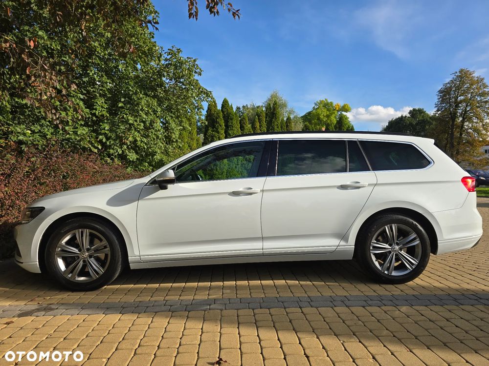 Volkswagen Passat Variant 2.0 TDI EVO Elegance DSG - 4