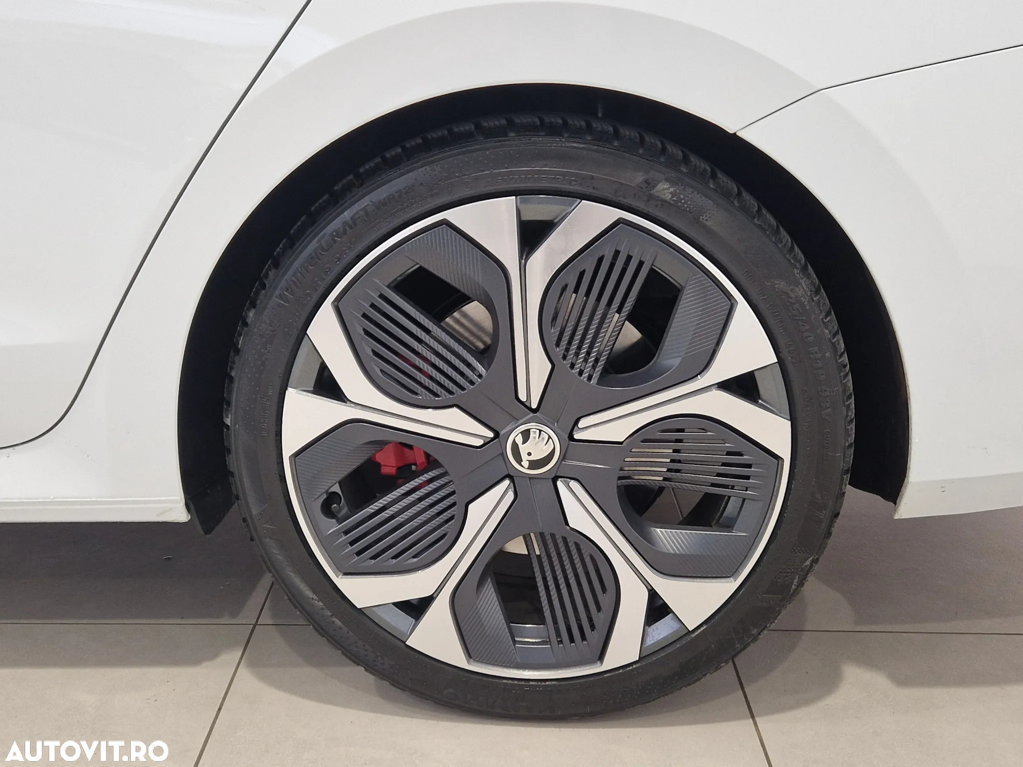 Skoda Octavia 2.0 TSI 265 CP DSG RS - 10