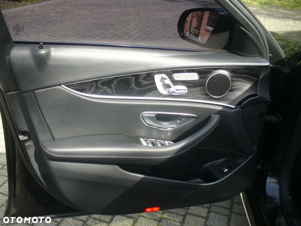 Mercedes-Benz Klasa E 300 9G-TRONIC Avantgarde - 15