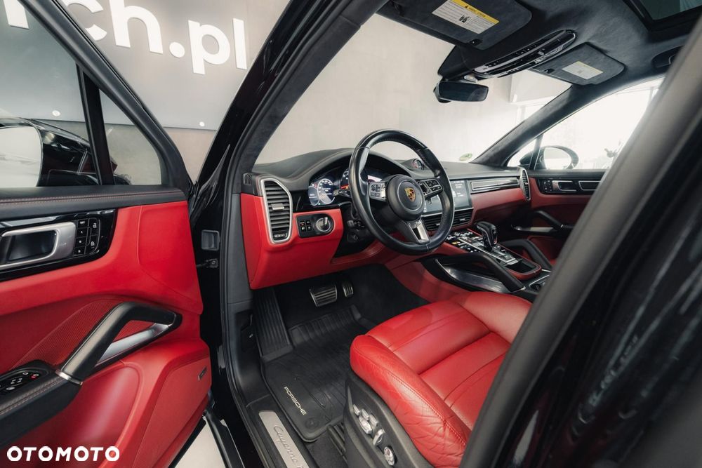 Porsche Cayenne Turbo - 10