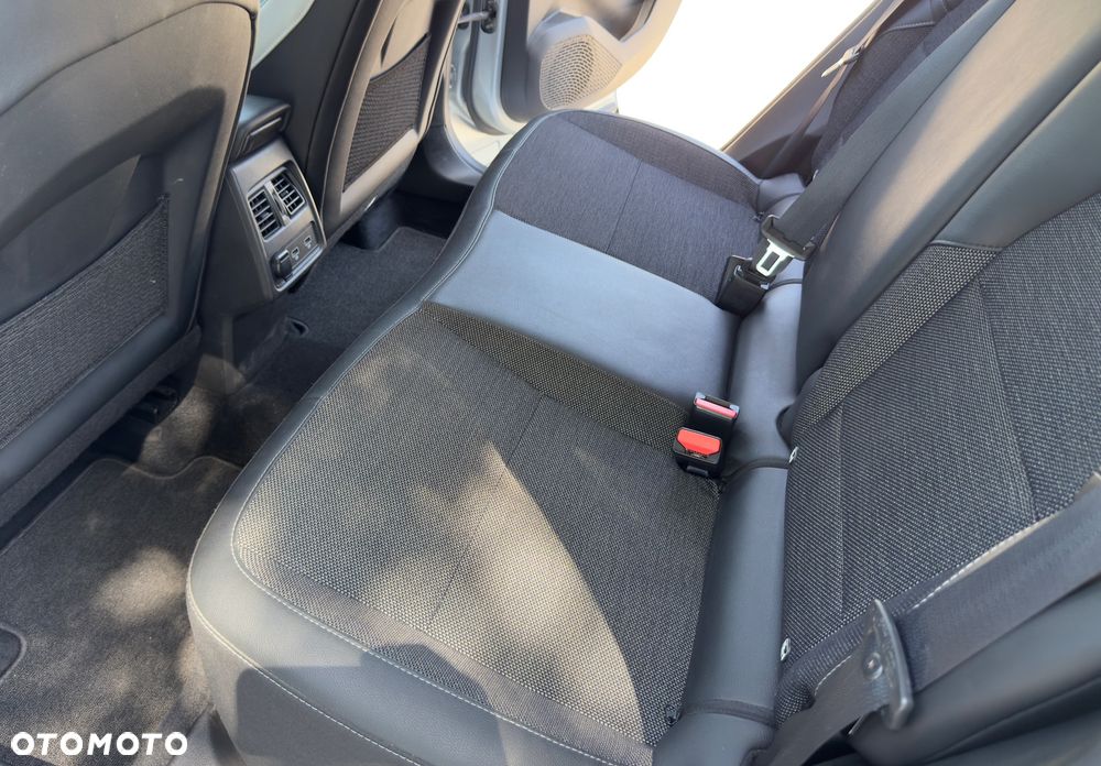 Renault Captur 1.6 E-TECH Full Hybrid 145 Intens - 10