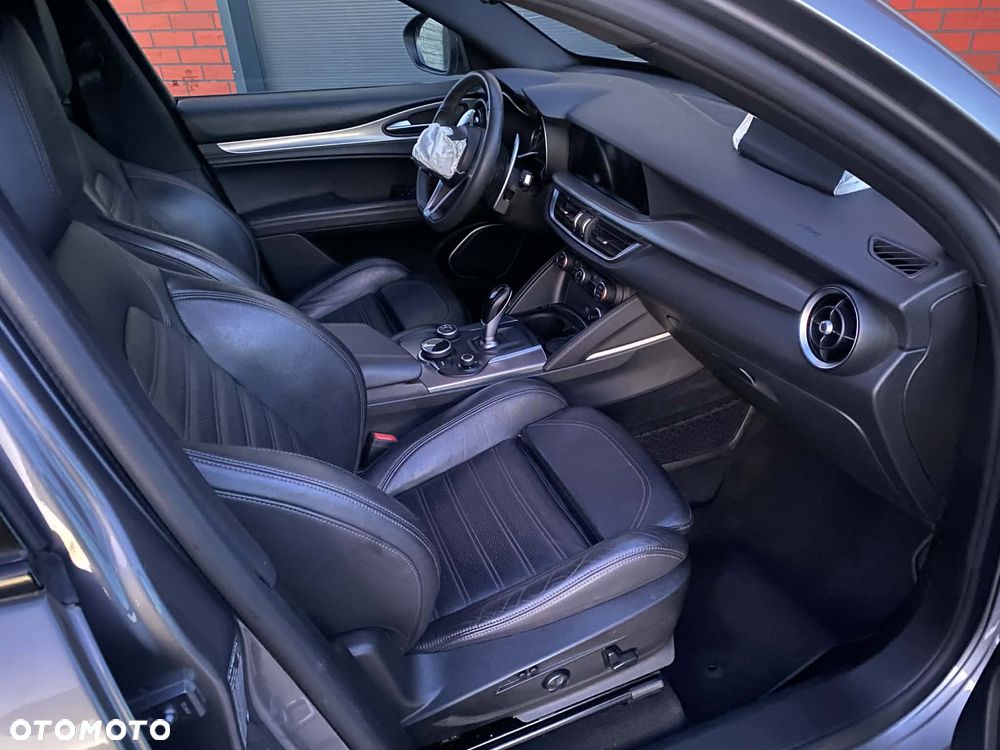 Alfa Romeo Stelvio 2.2 16V AT8 Executive - 8