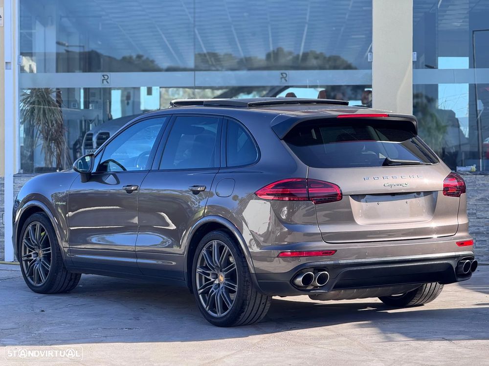Porsche Cayenne S E-Hybrid - 3