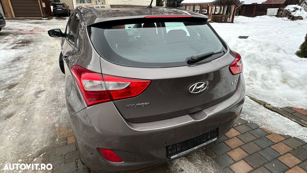 Hyundai i30 i30cw 1.6 CRDi Style - 11