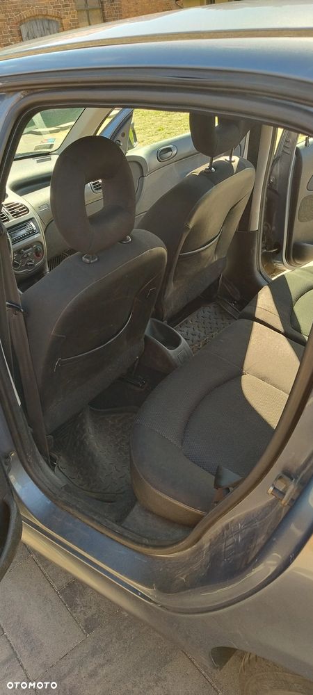 Peugeot 206 - 9