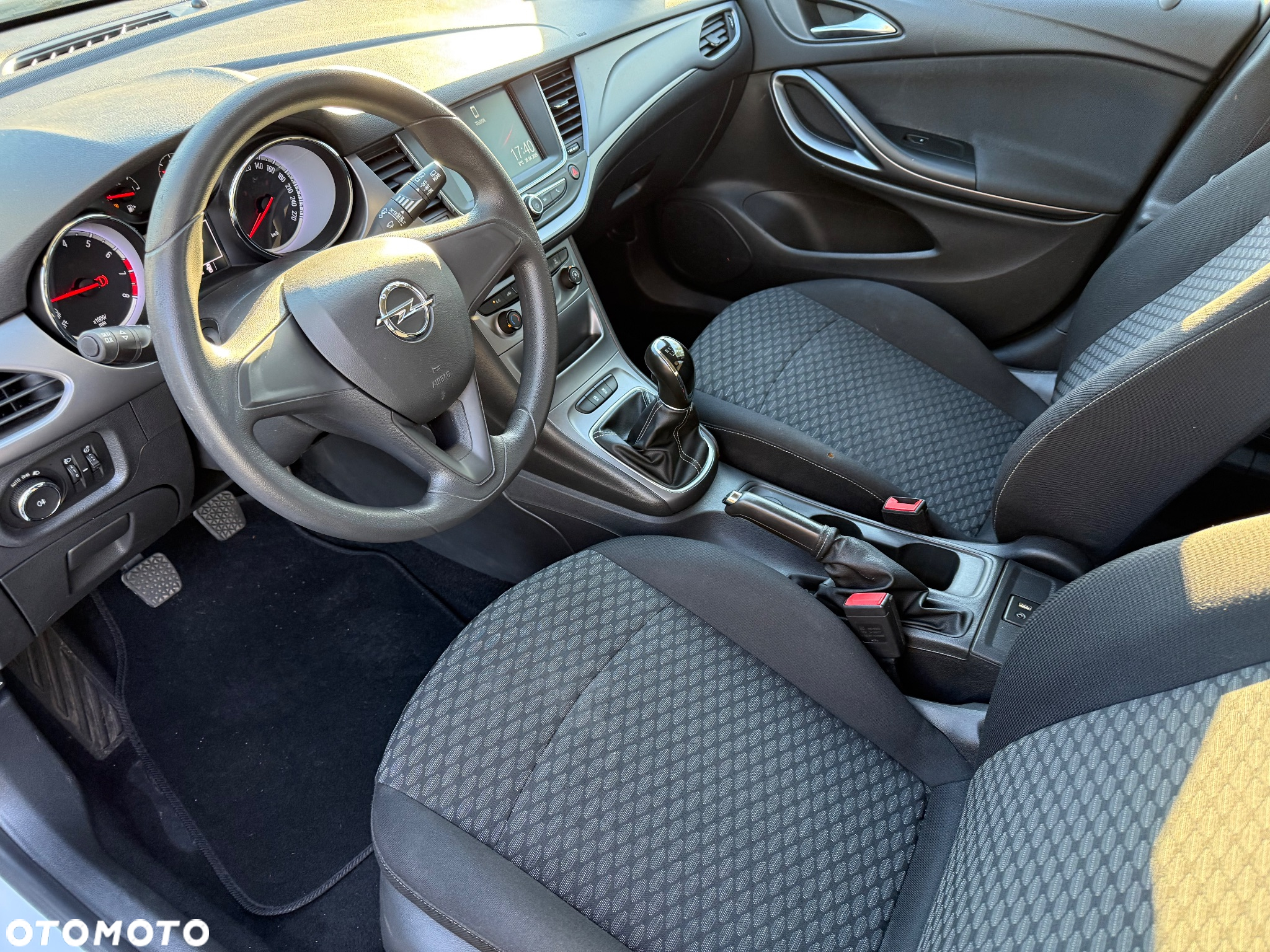 Opel Astra V 1.0 T Essentia S&S - 13