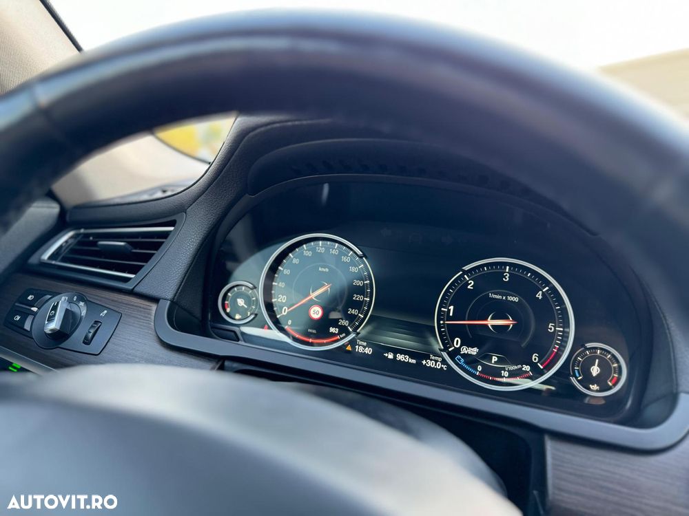 BMW Seria 7 740d xDrive - 23