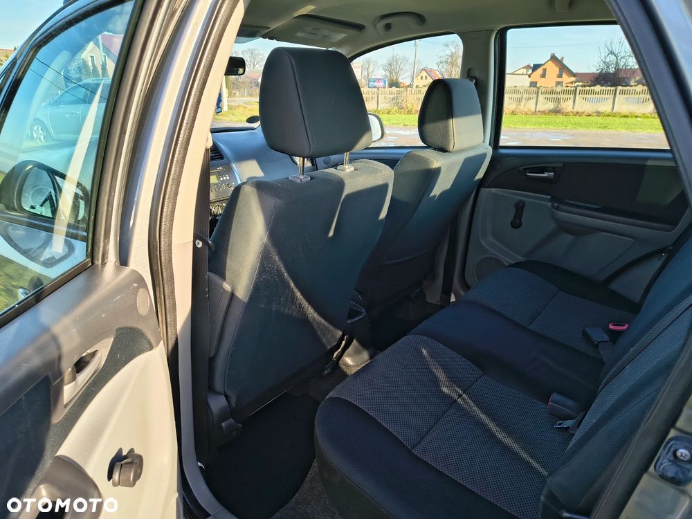 Suzuki SX4 1.9 DDiS DPF 4x4 Club - 9