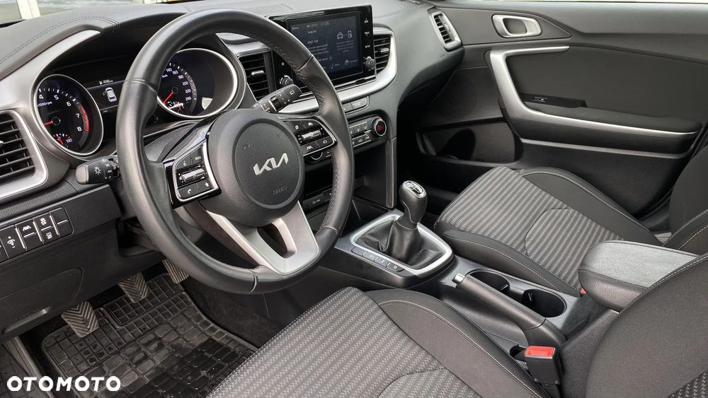Kia Ceed 1.5 T-GDI M - 10
