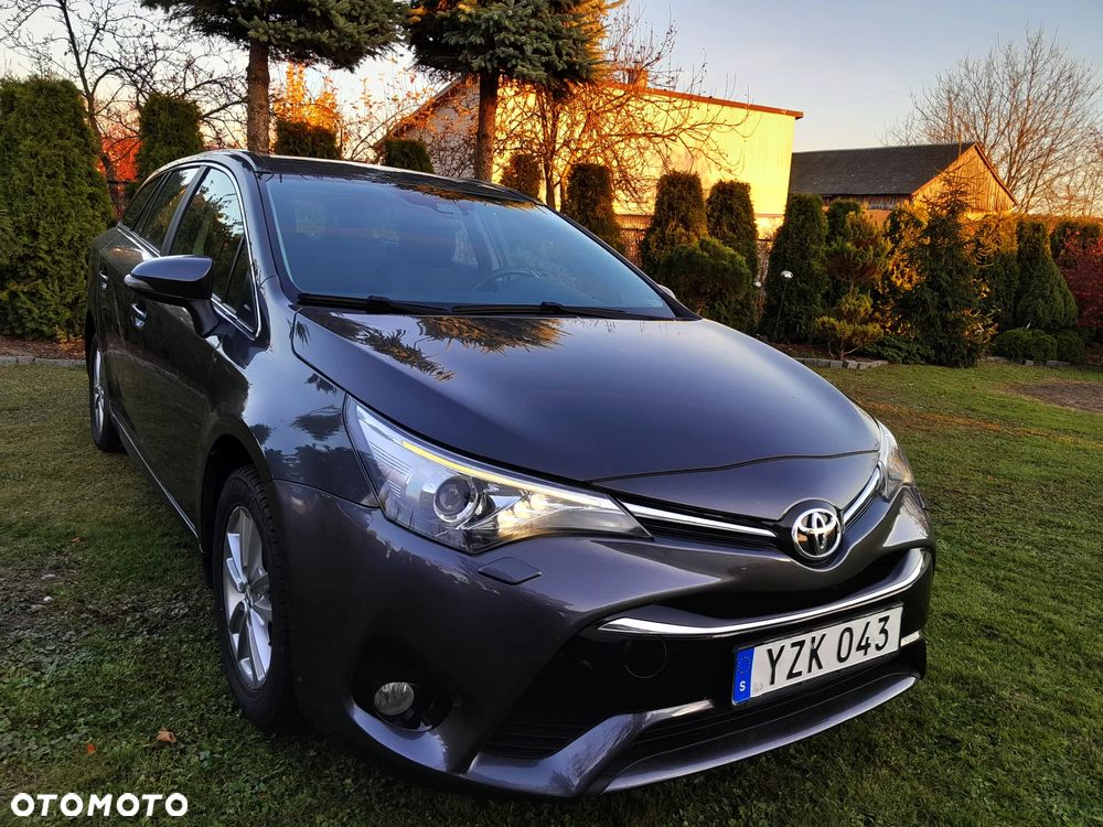 Toyota Avensis Combi 1.8 Sol - 5