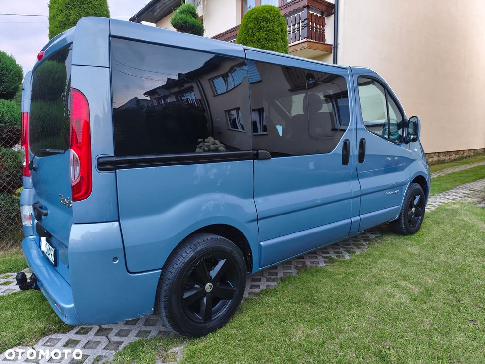 Renault Trafic Grand Passenger Black Edition - 20