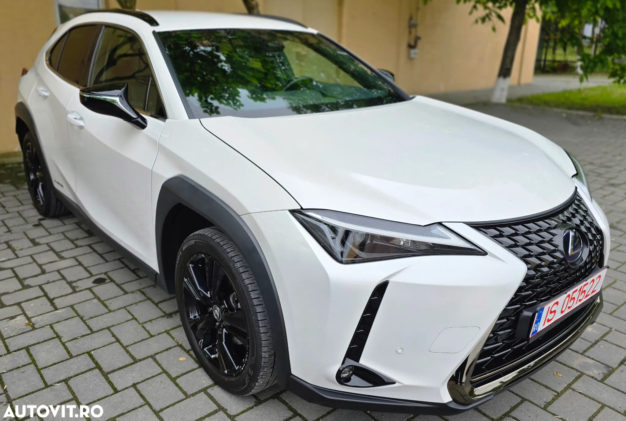 Lexus UX 250h FWD Executive - 10