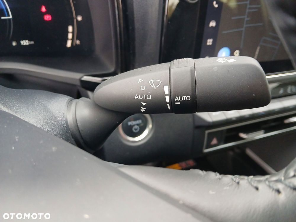 Toyota Camry - 28