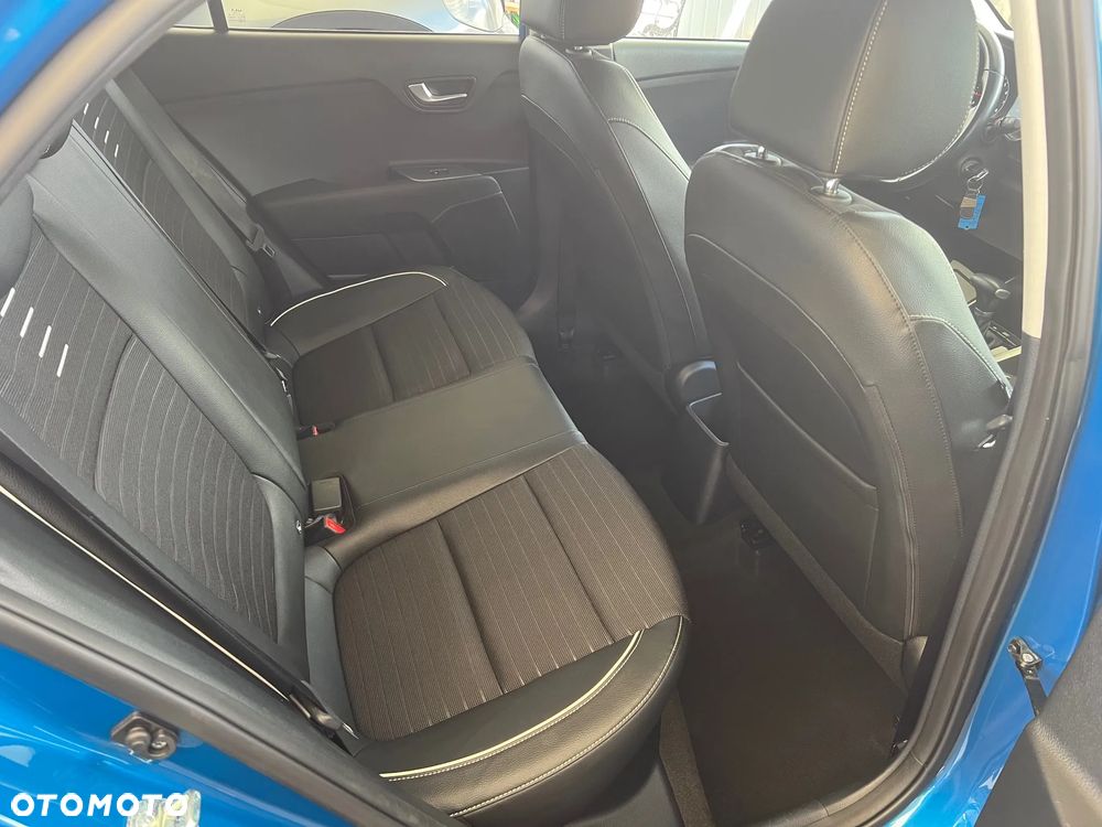 Kia Rio - 10