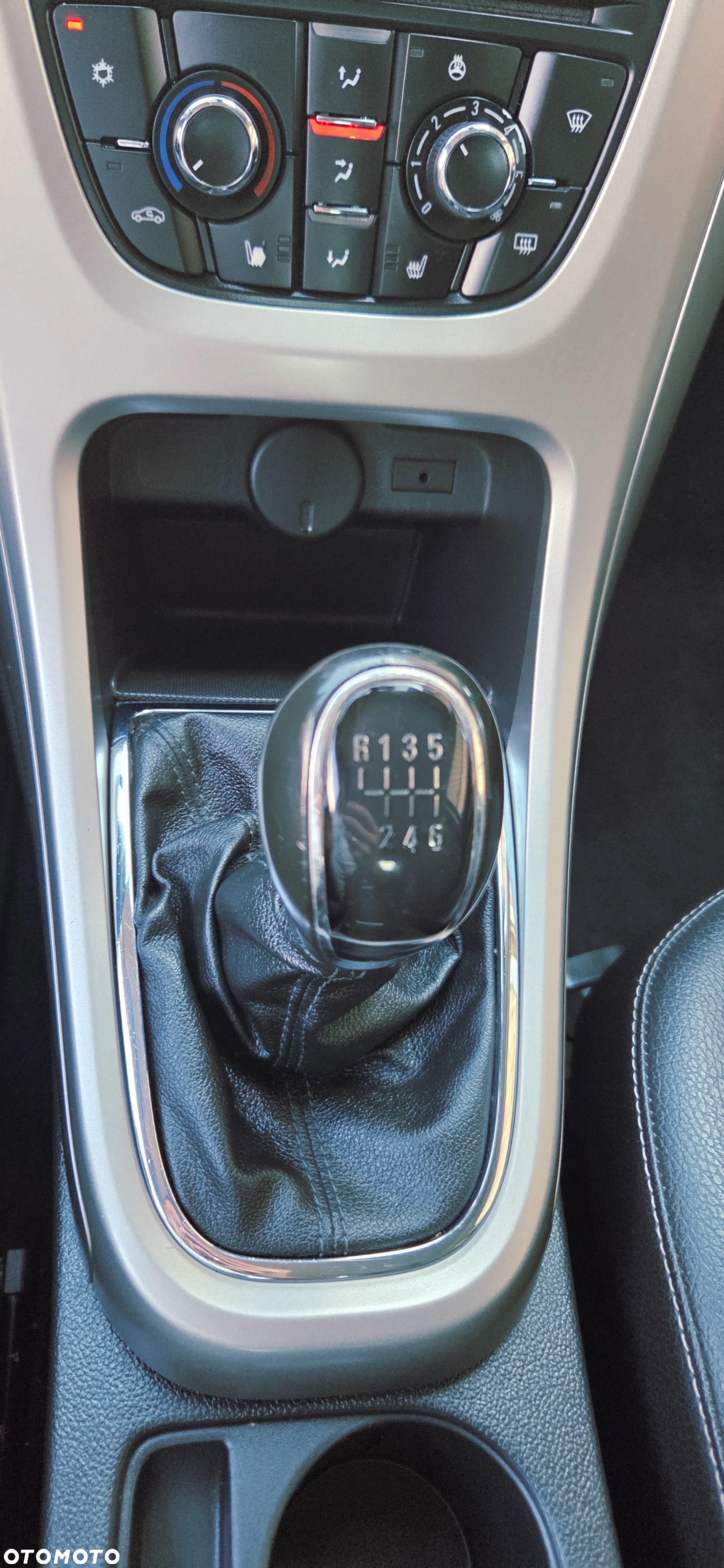 Opel Astra 1.4 Turbo 150 Jahre - 28