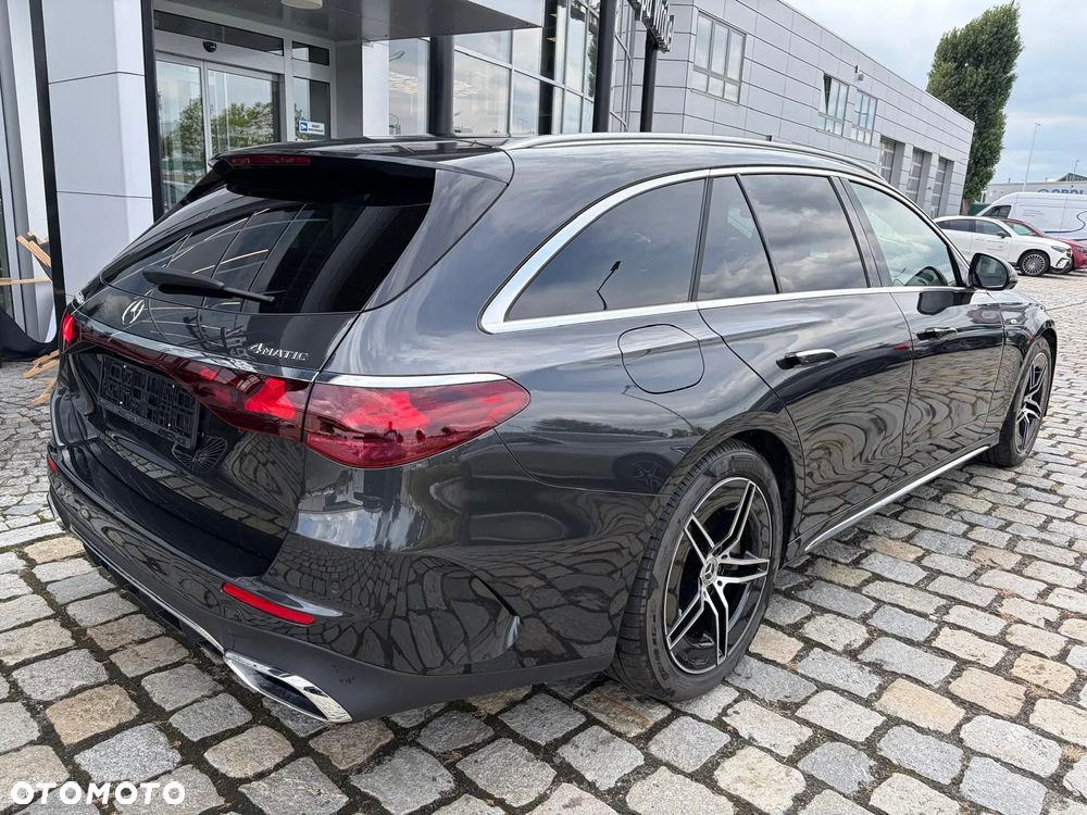 Mercedes-Benz Klasa E 300 de PHEV 4-Matic AMG 9G-Tronic - 4