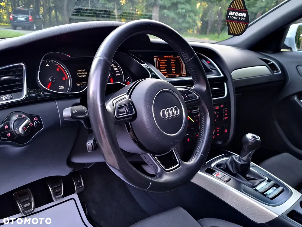 Audi A4 Avant 2.0 TDI DPF clean diesel S line Sportpaket - 14