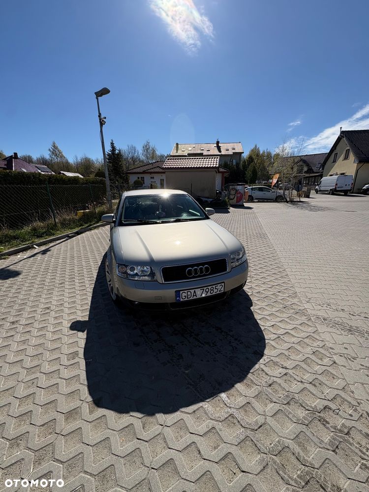 Audi A4 Limousine - 4