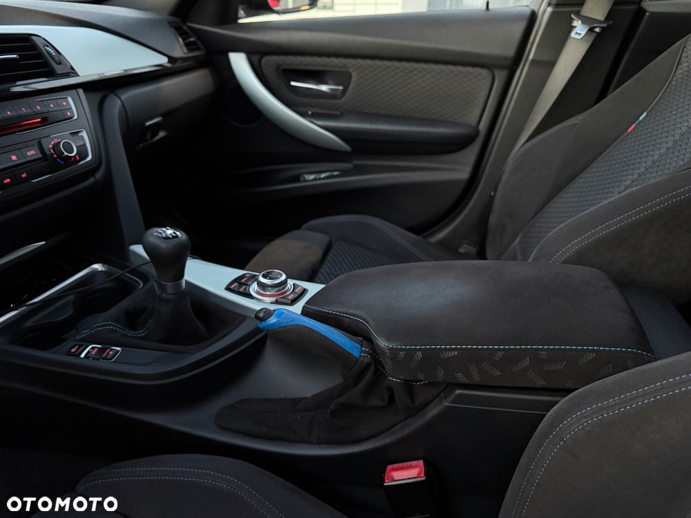 BMW Seria 3 318d M Sport EU6 - 20