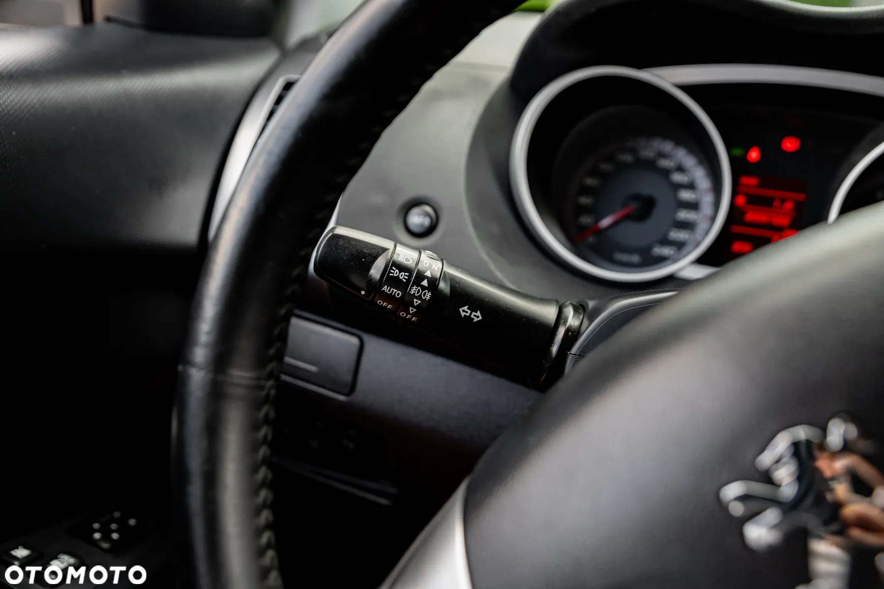 Peugeot 4007 7-Sitzer Sport - 22