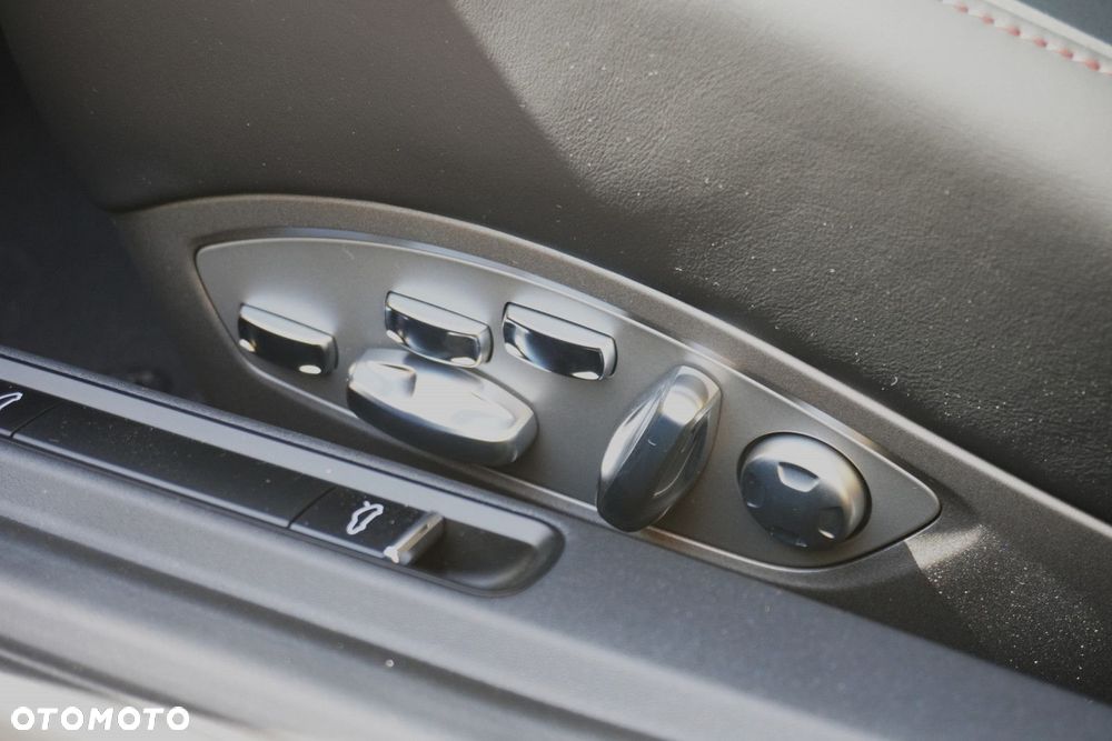 Porsche 718 Spyder - 19