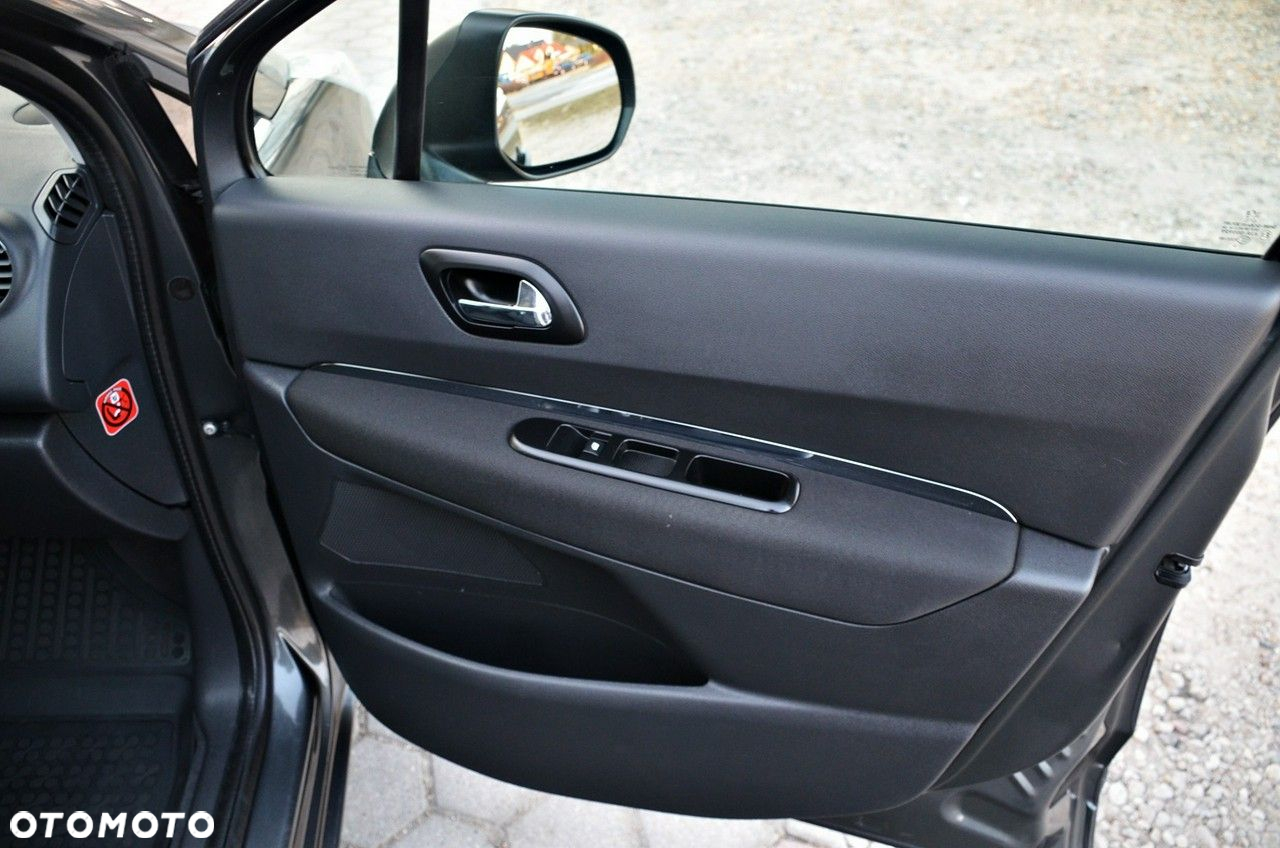 Peugeot 5008 - 21