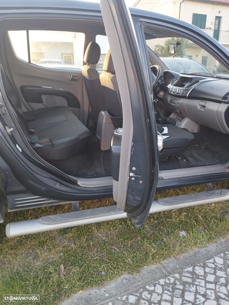 Mitsubishi L200 2.5 DI-D CD Invite AC+ABS - 13