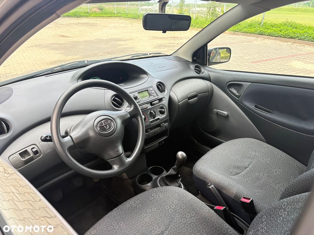 Toyota Yaris 1.0 - 37