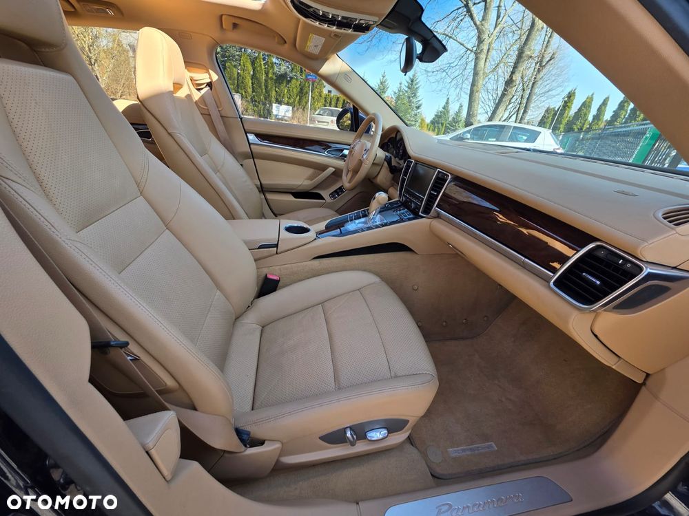 Porsche Panamera 4 PDK Platinum Edition - 26