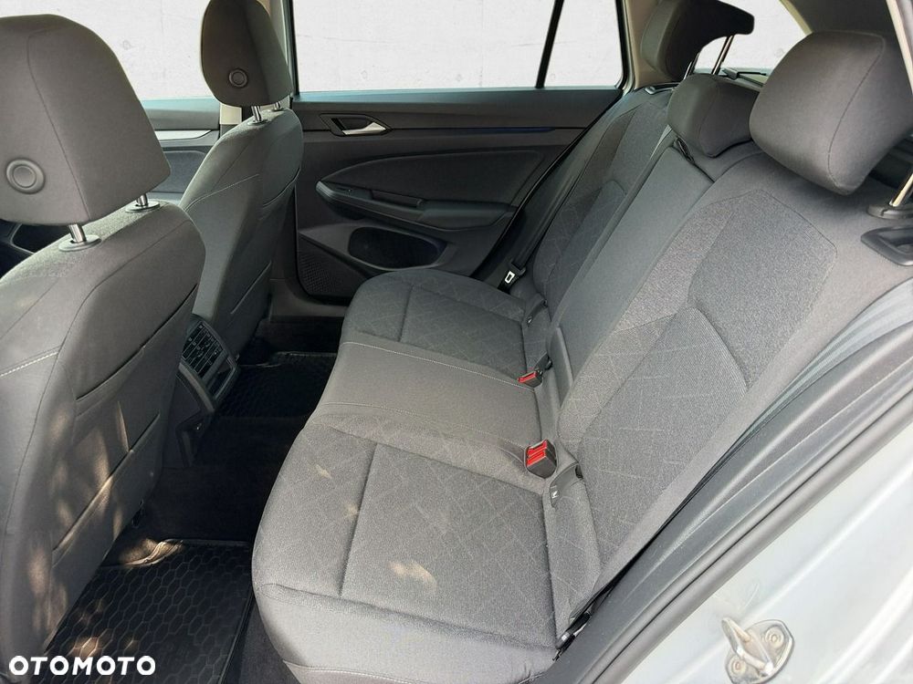 Volkswagen Golf - 22