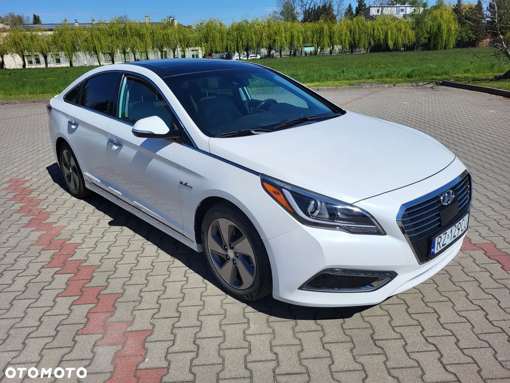 Hyundai Sonata - 1