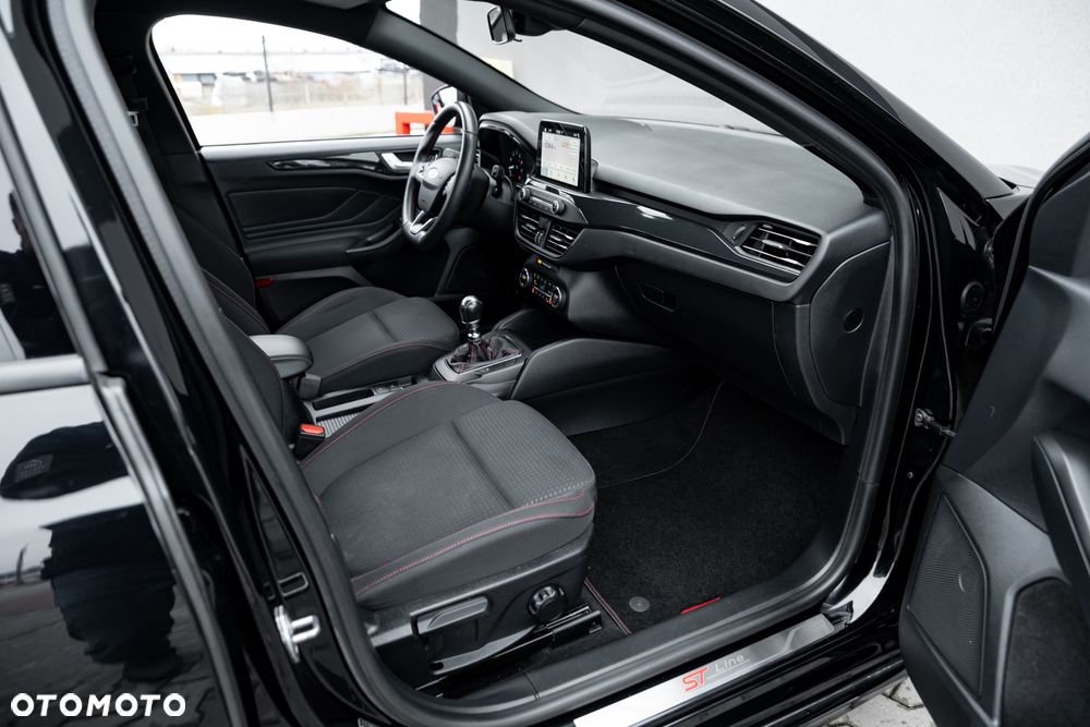 Ford Focus 1.0 EcoBoost Trend - 24