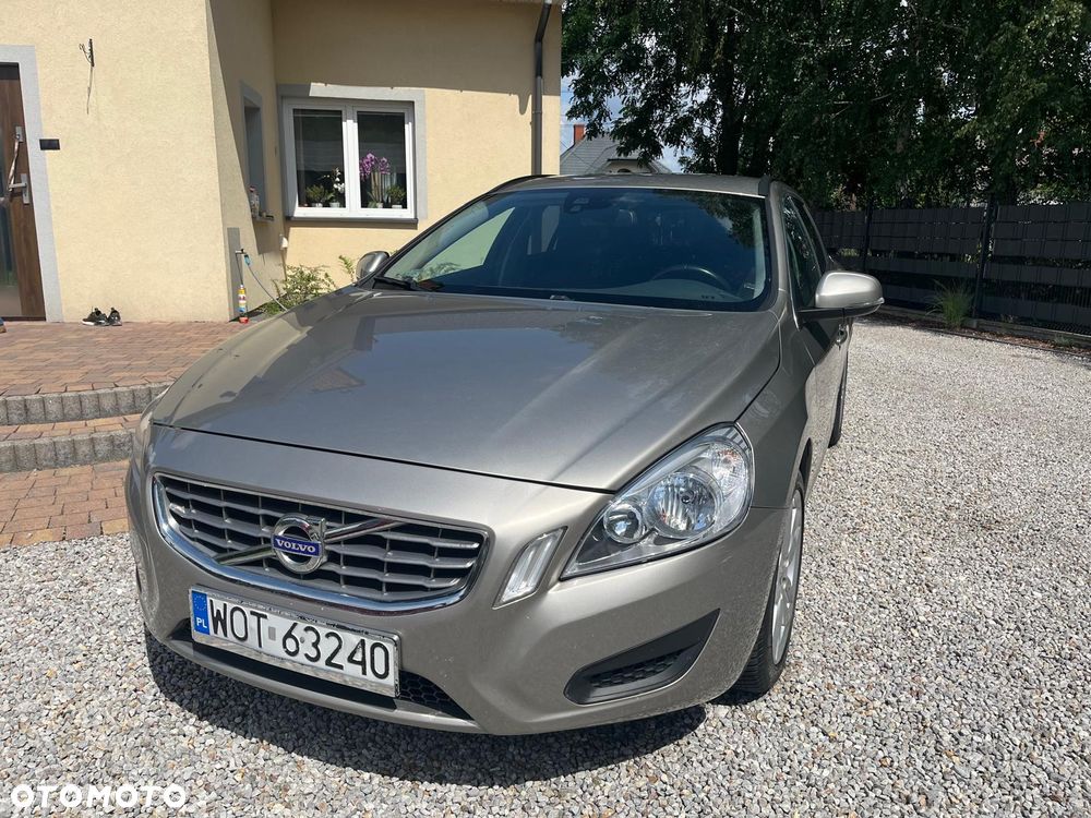 Volvo V60 D4 Geartronic Momentum - 2