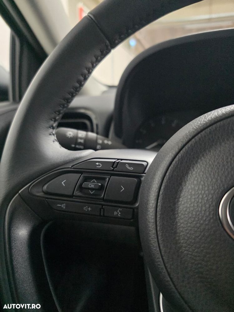 Toyota Yaris 1.5 L Dynamic - 12