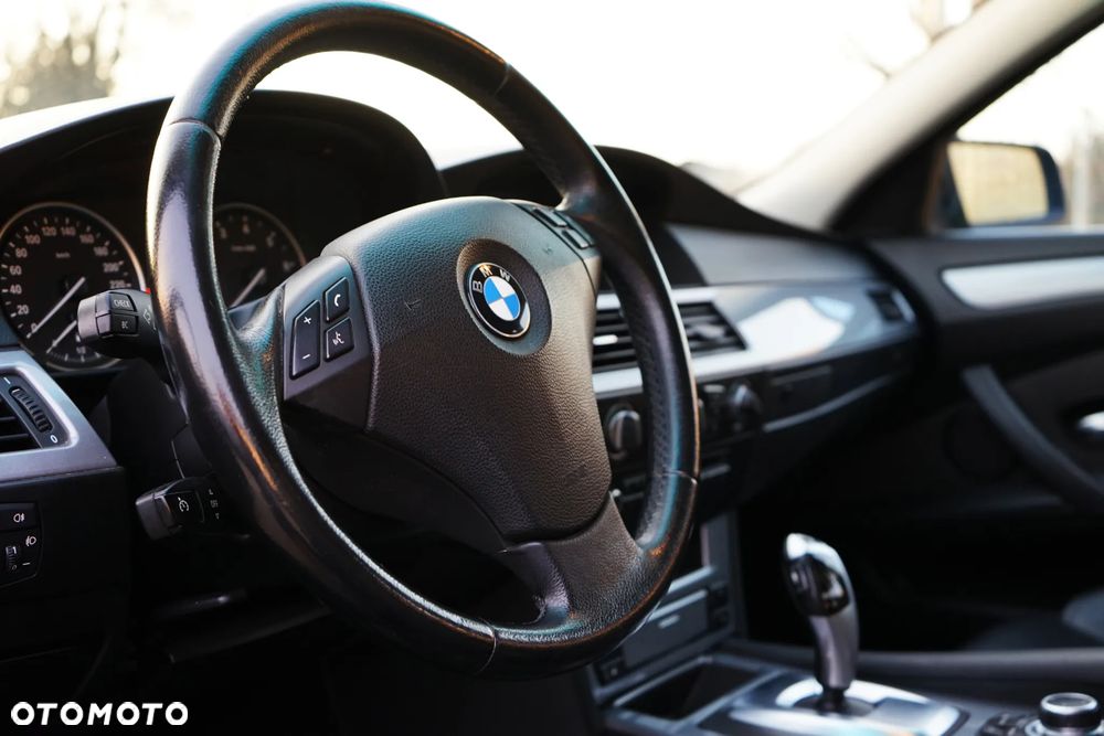 BMW Seria 5 520i - 8