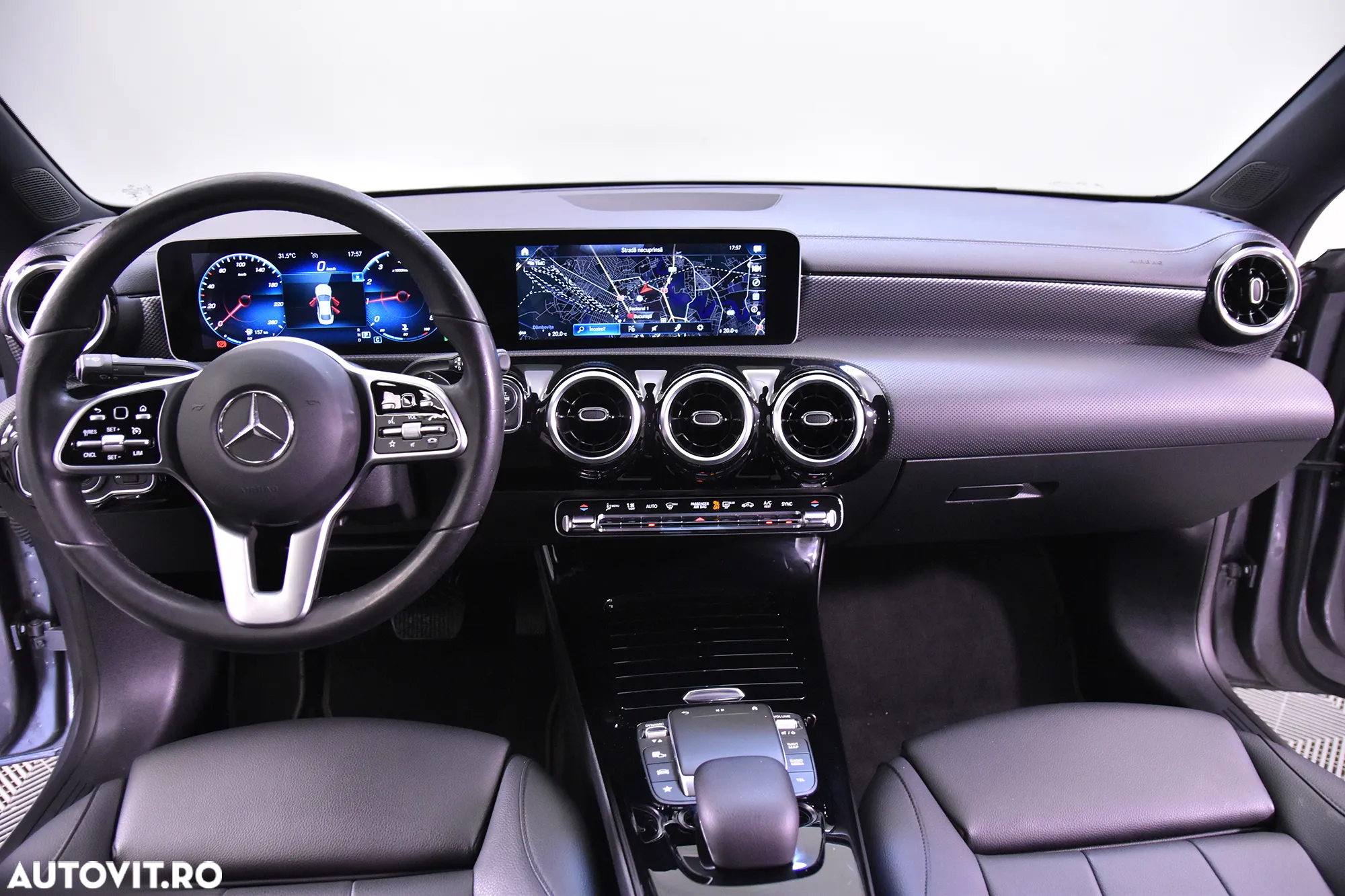 Mercedes-Benz CLA 180 7G-DCT - 10
