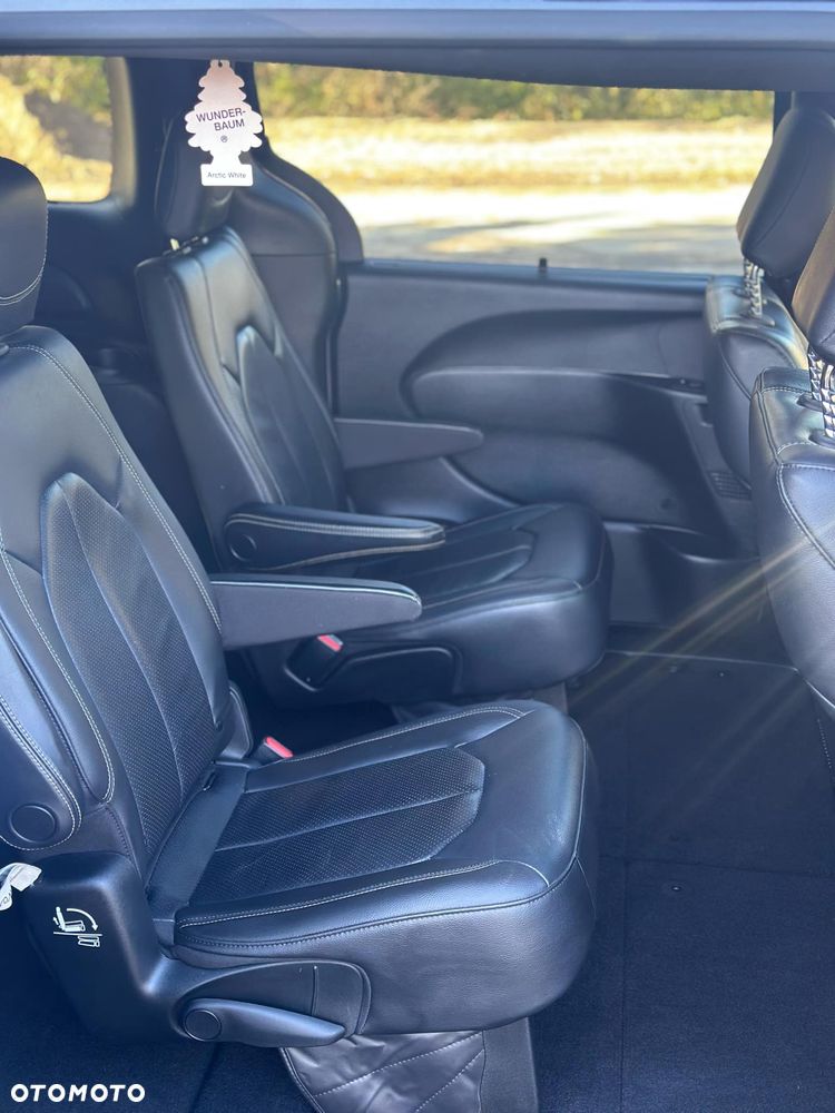Chrysler Pacifica - 14