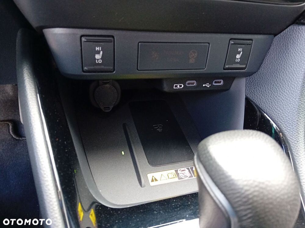 Toyota Yaris Hybrid 1.5 Style - 23