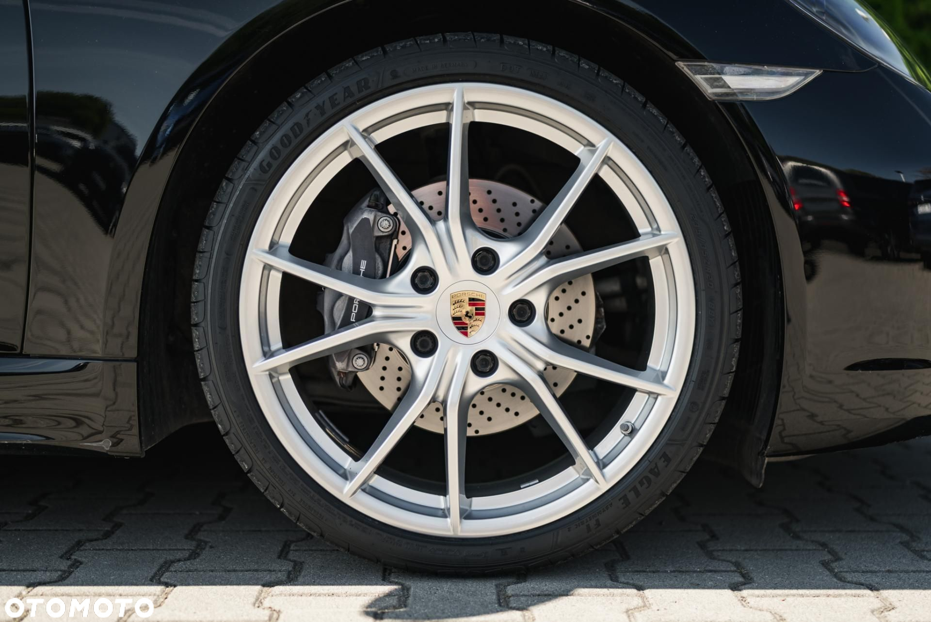 Porsche 718 Cayman - 40