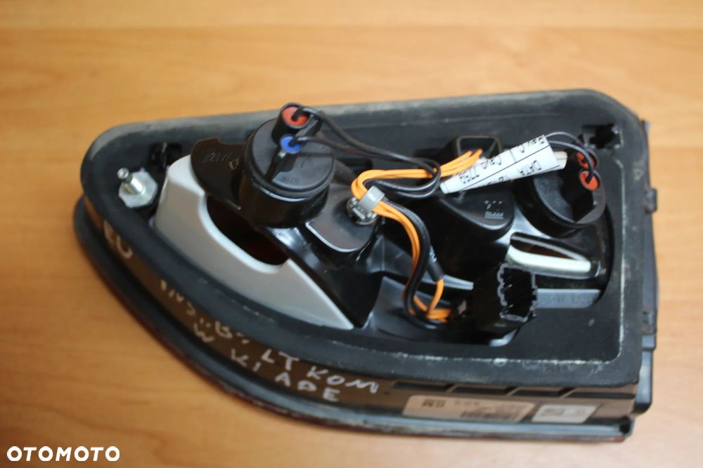 LAMPA PRAWY TYŁ TYLNA PRAWA W KLAPE LED OPEL INSIGNIA B KOMBI 39107538 - 11