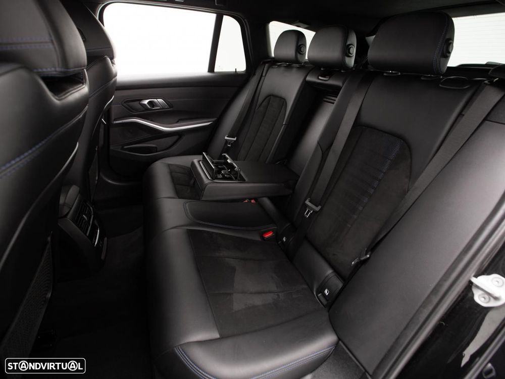 BMW 330 e Pack Desportivo M Auto - 12