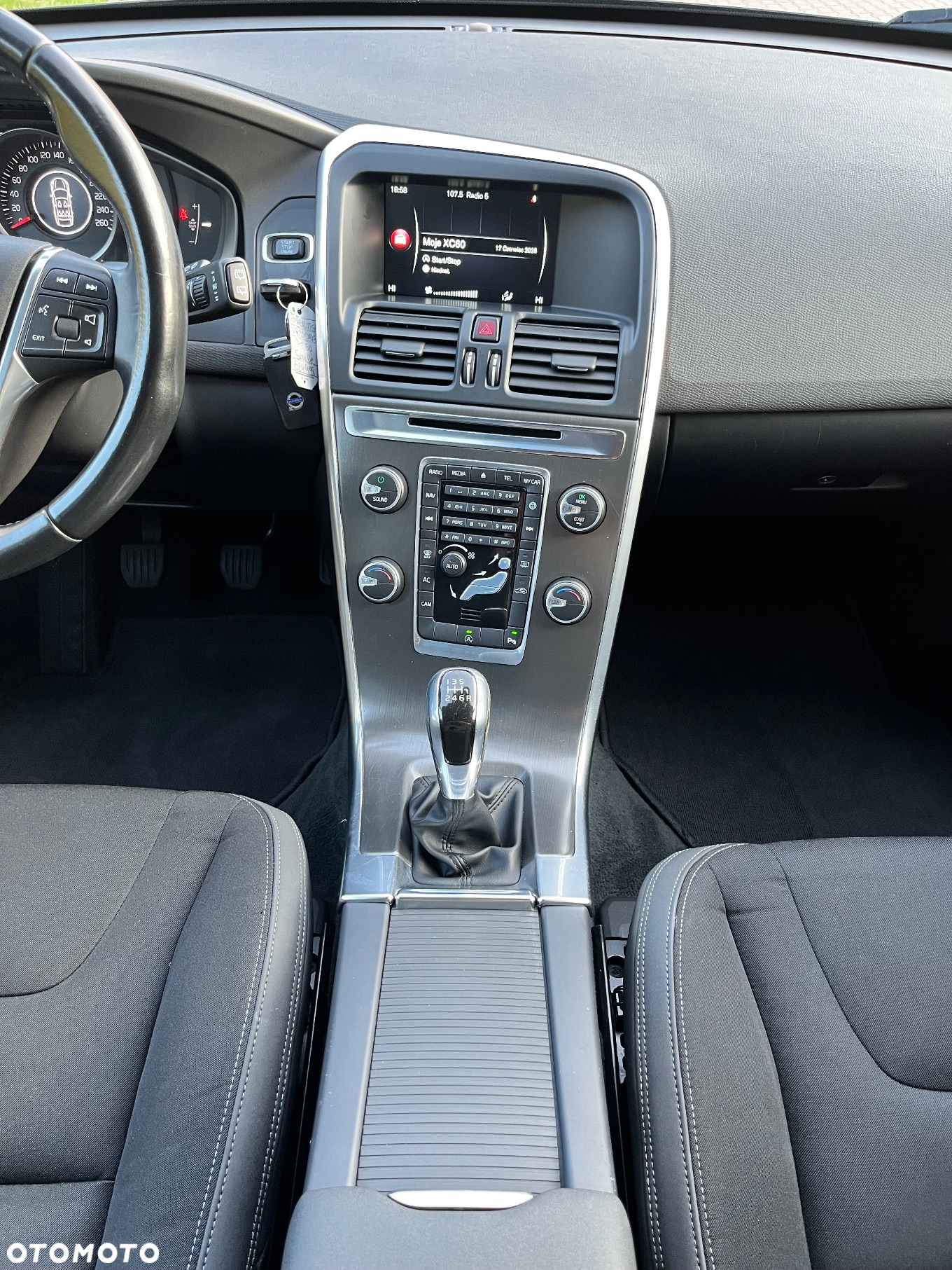 Volvo XC 60 D4 Momentum - 27