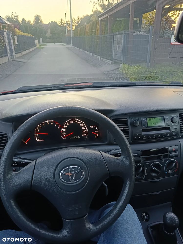 Toyota Corolla 1.6 VVT-i Terra - 10