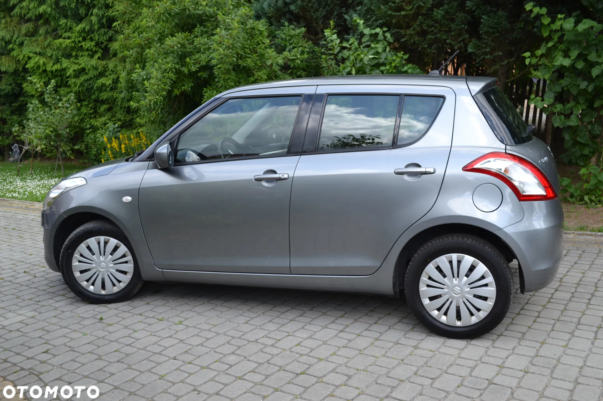 Suzuki Swift 1.2 Premium - 2