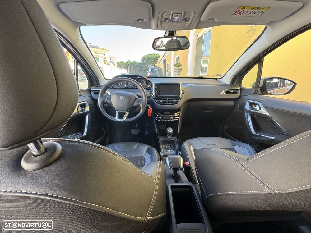 Peugeot 2008 1.2 PureTech Style EAT6 - 7